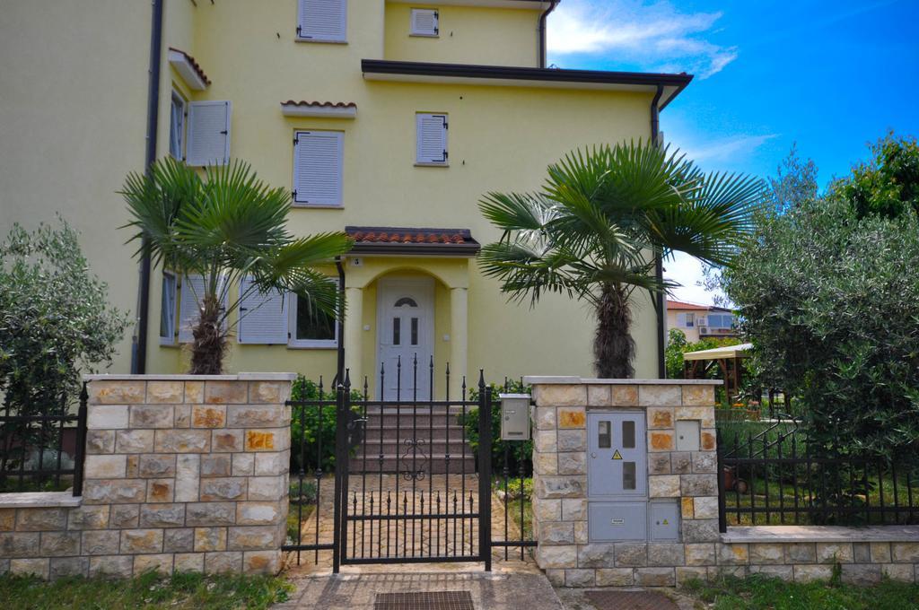 Ana M Apartments Novigrad Istria Buitenkant foto