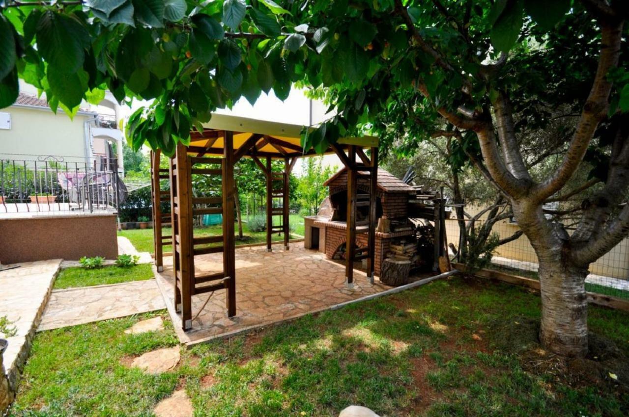 Ana M Apartments Novigrad Istria Buitenkant foto
