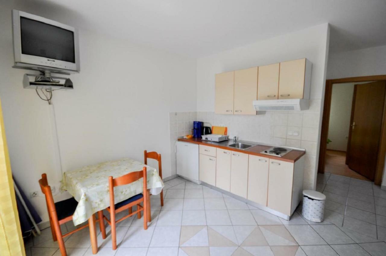Ana M Apartments Novigrad Istria Buitenkant foto