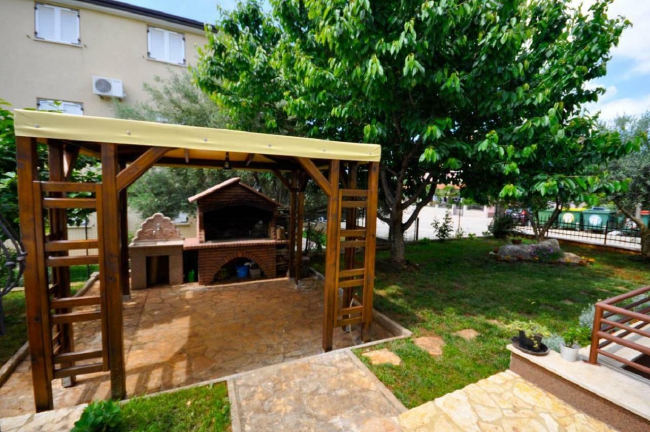 Ana M Apartments Novigrad Istria Buitenkant foto