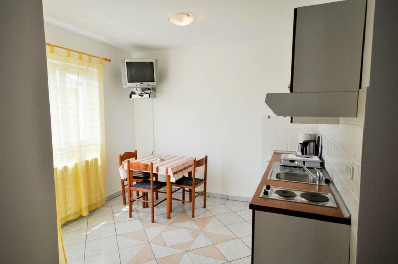 Ana M Apartments Novigrad Istria Buitenkant foto