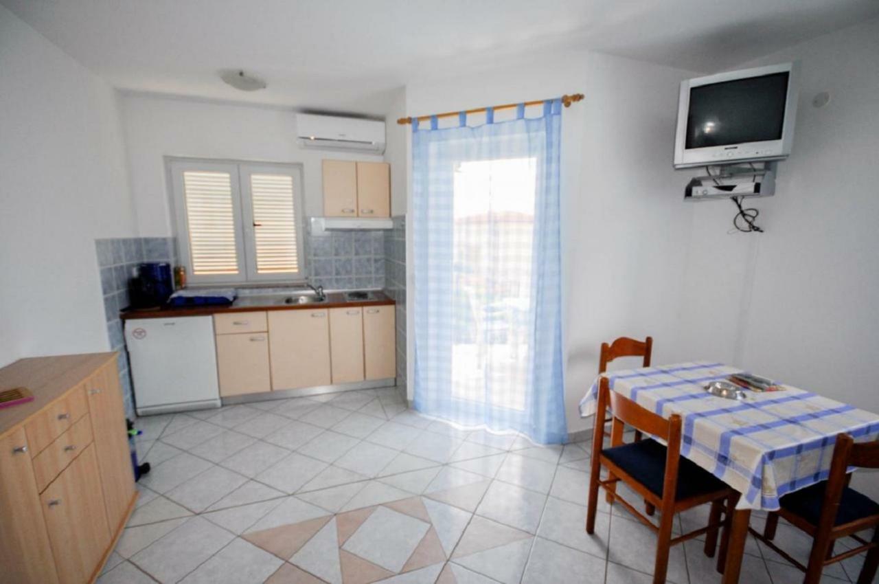 Ana M Apartments Novigrad Istria Buitenkant foto
